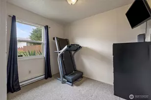 827 99th St S, Tacoma, WA 98444 - Photo 16