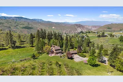 712 Moonlit Lane, Wenatchee, WA 98801 - Photo 1