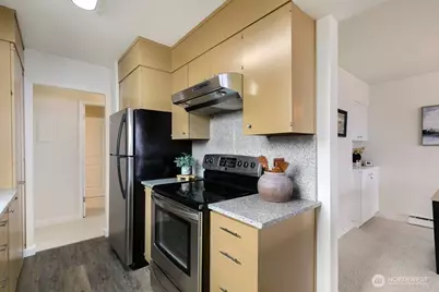 521 5th Avenue W #805, Seattle, WA 98119 - Photo 10