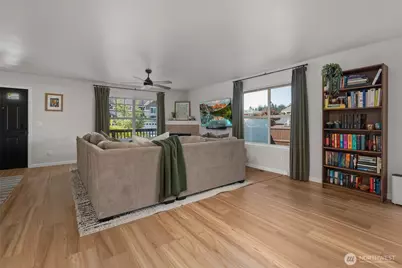 1498 NW 5th Avenue, Oak Harbor, WA 98277 - Photo 6