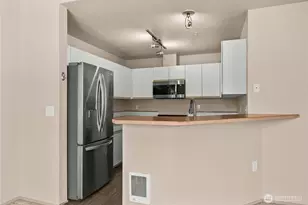 11130 SE 208th St, Kent, WA 98031 - Photo 12