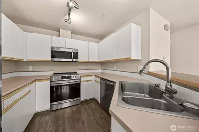 11130 SE 208th Street #E201, Kent, WA 98031 - Photo 16