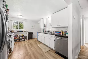 11315 D St E, Tacoma, WA 98445 - Photo 4