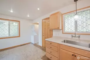 2022 S 108th St, Seattle, WA 98168 - Photo 8