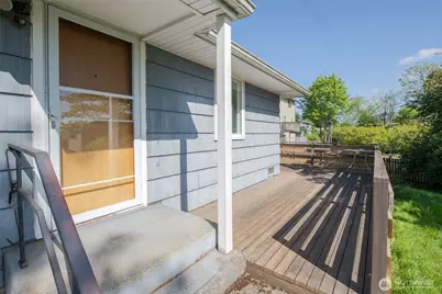 2022 S 108th Street, Seattle, WA 98168 - Photo 2