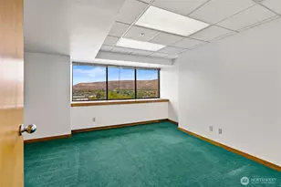 402 E Yakima Ave, Yakima, WA 98901 - Photo 12