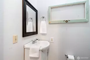 1016 NE Rhoades St, Winlock, WA 98596 - Photo 24