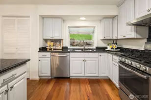 2805 112th Ave SE, Bellevue, WA 98004 - Photo 8