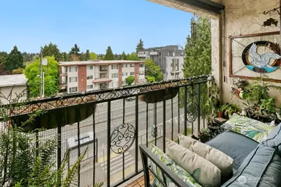 9710 Greenwood Avenue N #303, Seattle, WA 98103 - Photo 20