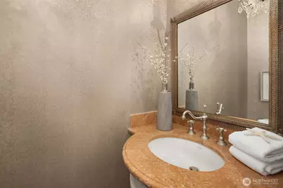 463 39th Avenue E, Seattle, WA 98112 - Photo 18