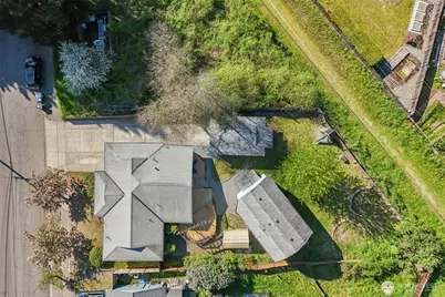 16022 126th Avenue SE, Renton, WA 98058 - Photo 2