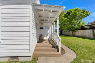 2113 S Wilkeson St, Tacoma, WA 98405 - Photo 2