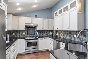 2331 Fir St, Bellingham, WA 98229 - Photo 8