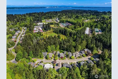 9039 North Town Drive NE, Bainbridge Island, WA 98110 - Photo 38