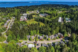 9039 North Town Dr NE, Bainbridge Island, WA 98110 - Photo 38