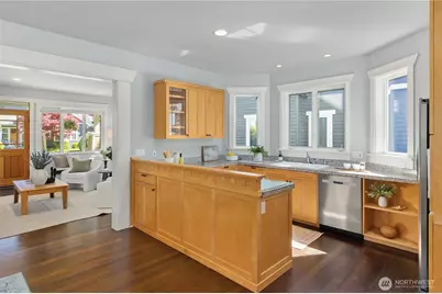 9039 North Town Drive NE, Bainbridge Island, WA 98110 - Photo 14