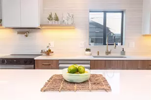 7210 Seward Park Ave S, Seattle, WA 98118 - Photo 8