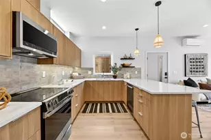 4140 44th Ave SW, Seattle, WA 98116 - Photo 12
