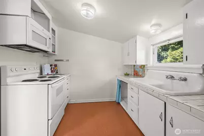 233 W Third Street, Port Angeles, WA 98362 - Photo 14