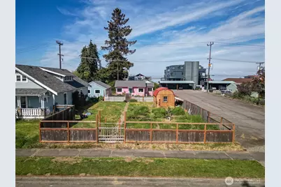 233 W Third Street, Port Angeles, WA 98362 - Photo 2