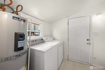 233 W Third Street, Port Angeles, WA 98362 - Photo 18