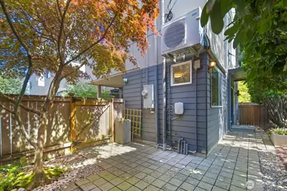 628 NW 85th Street, Seattle, WA 98117 - Photo 2