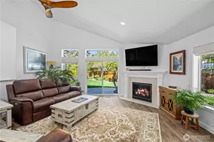 643 Edmonds Way, Edmonds, WA 98020 - Photo 16