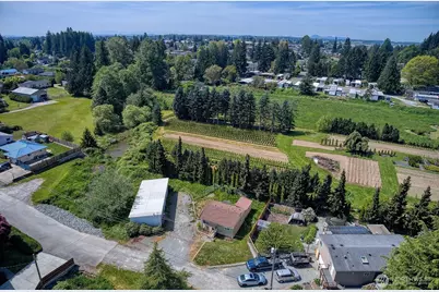 325 N Hawthorne Street, Burlington, WA 98233 - Photo 2