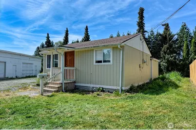 325 N Hawthorne Street, Burlington, WA 98233 - Photo 6