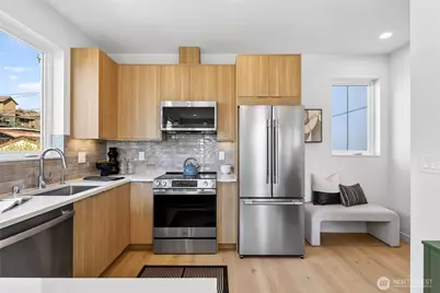 4142 44th Avenue SW, Seattle, WA 98116 - Photo 10