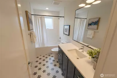 13540 39th Avenue NE #B, Seattle, WA 98125 - Photo 4