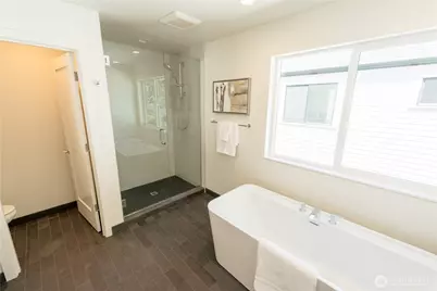 13540 39th Avenue NE #B, Seattle, WA 98125 - Photo 16