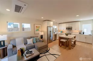 13540 39th Ave NE, Seattle, WA 98125 - Photo 2