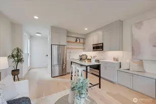 13540 39th Ave NE, Seattle, WA 98125 - Photo 2