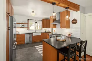 546 N 75th St, Seattle, WA 98103 - Photo 12