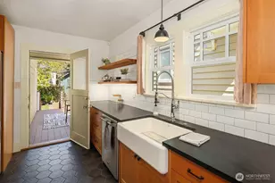 546 N 75th St, Seattle, WA 98103 - Photo 10