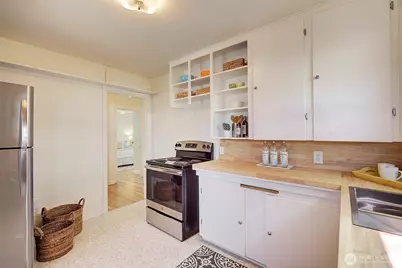 6827 36th Avenue NE, Seattle, WA 98115 - Photo 12
