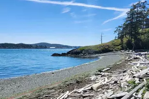7537 Holiday Blvd, Guemes Island, WA 98221 - Photo 12