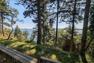 7537 Holiday Blvd, Guemes Island, WA 98221 - Photo 6