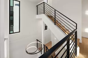 5248 23rd Ave SW, Seattle, WA 98106 - Photo 2
