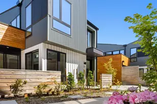 226 Canopy Path NW, Bainbridge Island, WA 98110 - Photo 2