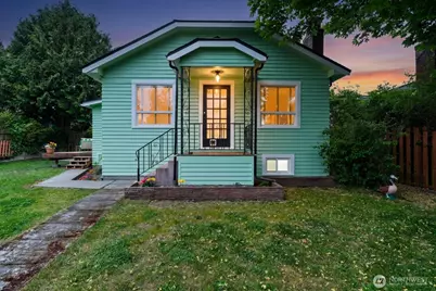 908 N 102nd, Seattle, WA 98133 - Photo 2