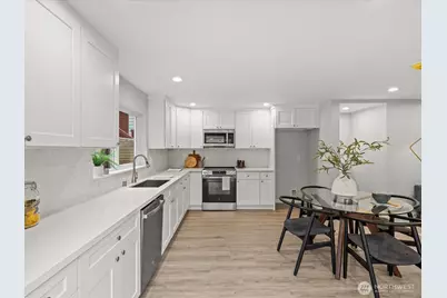 8117 17th Avenue SW #B, Seattle, WA 98106 - Photo 10