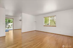 726 SW Puffin St, Oak Harbor, WA 98277 - Photo 6
