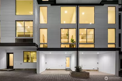 4420 Midvale Avenue N, Seattle, WA 98103 - Photo 2