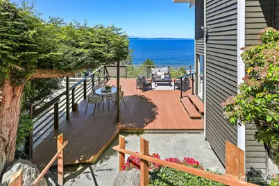 2122 Halleck Avenue SW, Seattle, WA 98116 - Photo 2