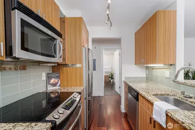 711 E Denny Way #306, Seattle, WA 98122 - Photo 8