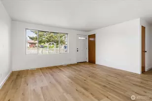 1167 Sparrow Dr, Oak Harbor, WA 98277 - Photo 2