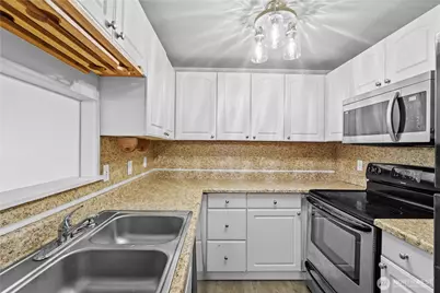 3236 Phillips Avenue, Bremerton, WA 98310 - Photo 10