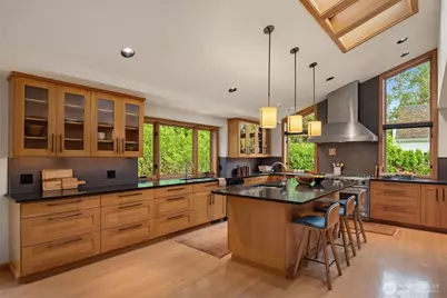 2420 82nd Avenue NE, Medina, WA 98039 - Photo 12